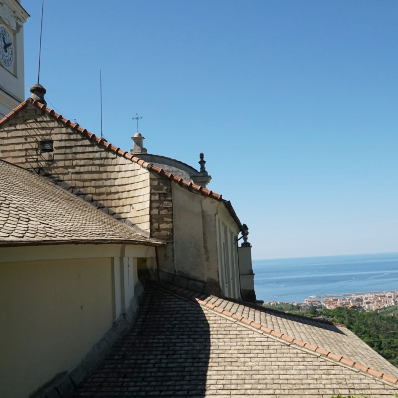 Copertura in ardesia della Chiesa di San Lorenzo a Cogorno alta. Foto di Dynamoscopio