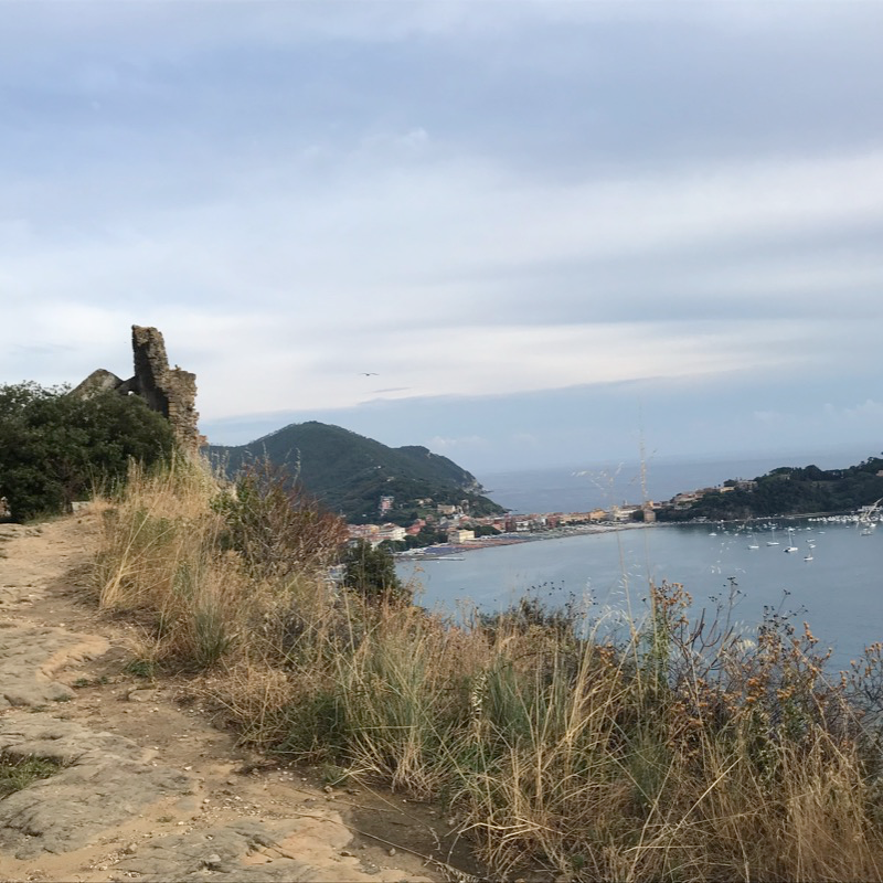 Panorama dalle Rocche di Sant'Anna. Foto concessa da Pietre Parlanti